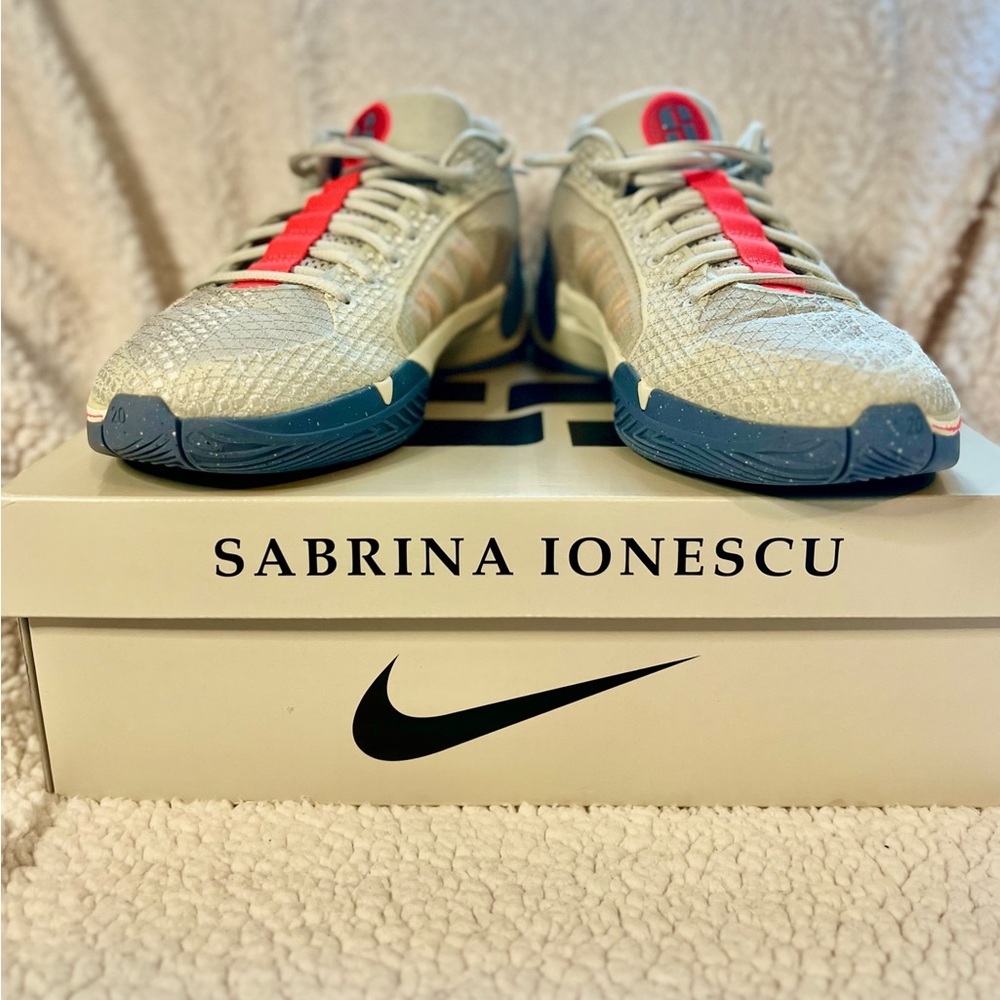 Nike Sabrina 1 Basketball Shoes - Unixex Size 10.5 (Men) / 12 (Women)